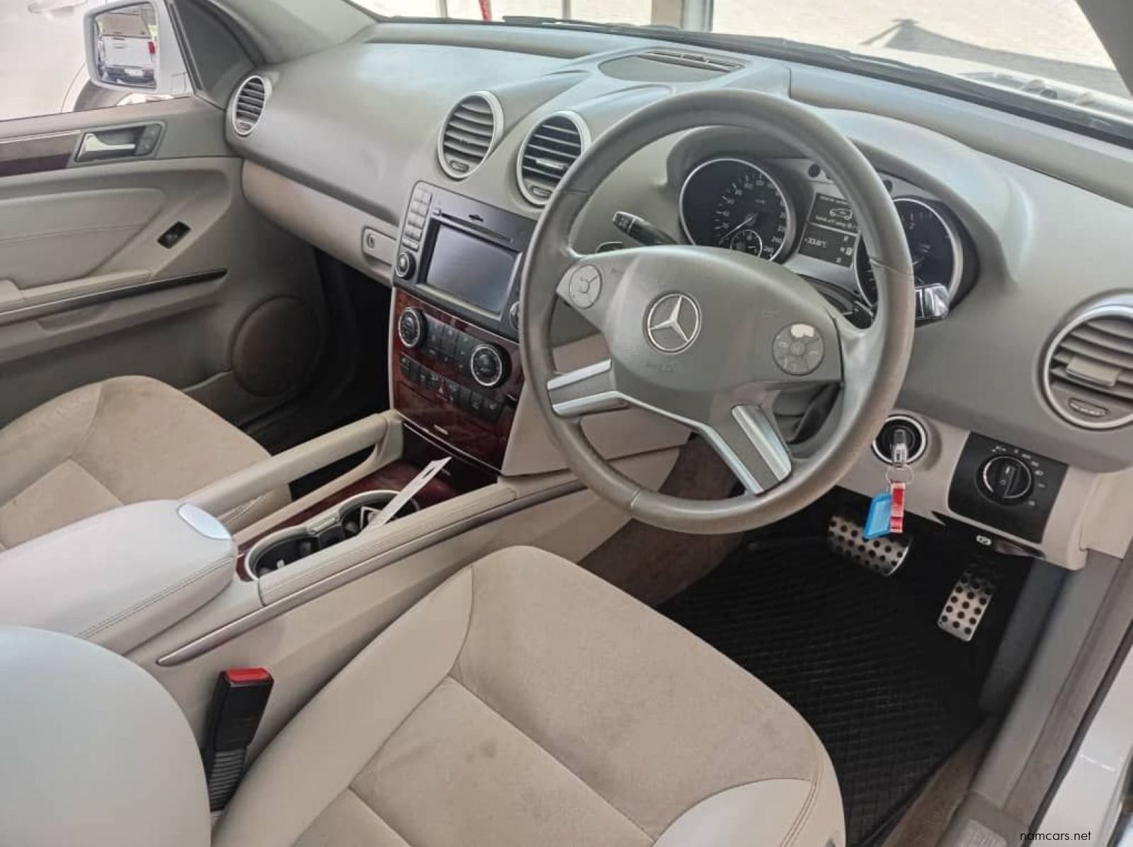 2012 Mercedes-Benz ML 350CDi A/t 4Motion pictures