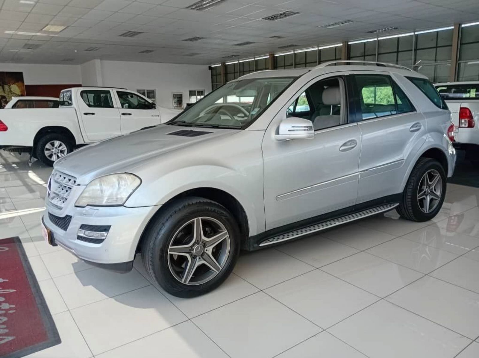 2012 Mercedes-Benz ML 350CDi A/t 4Motion pictures