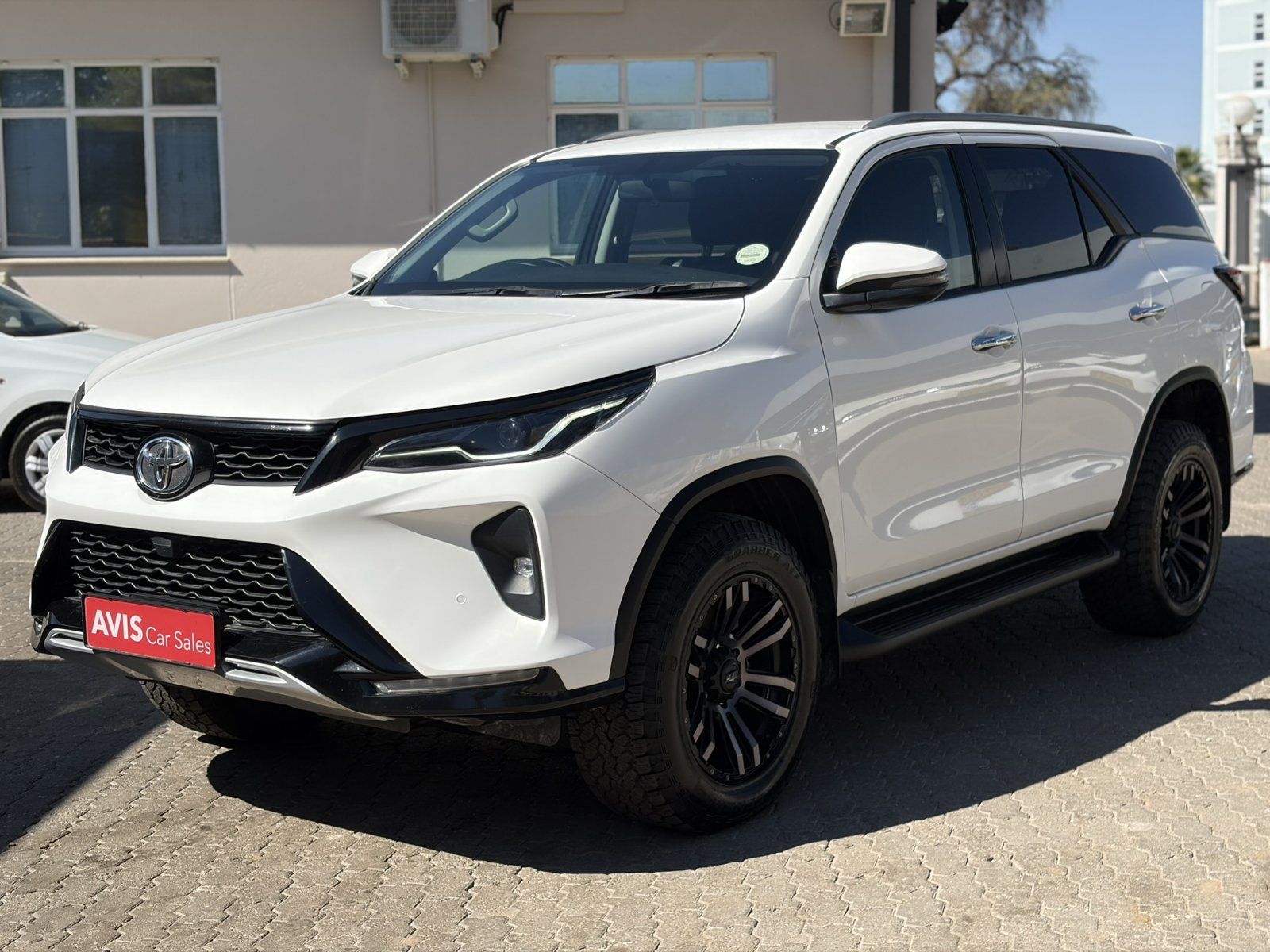 2025 Toyota Fortuner 2.4 4x4 A/T photo