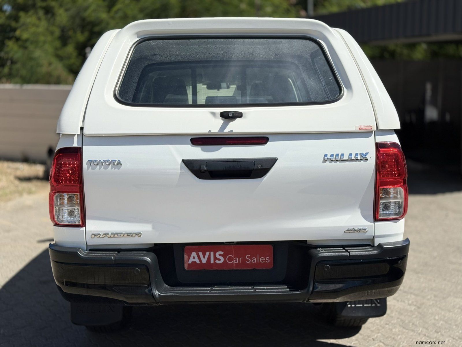 2025 Toyota Hilux 2.4 4x4 A/T with Canopy photo