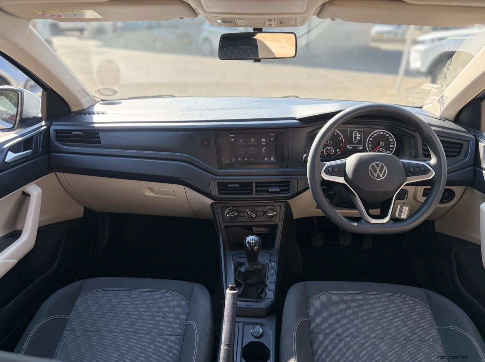 0 Volkswagen Polo Sedan 1.6 M/T pictures