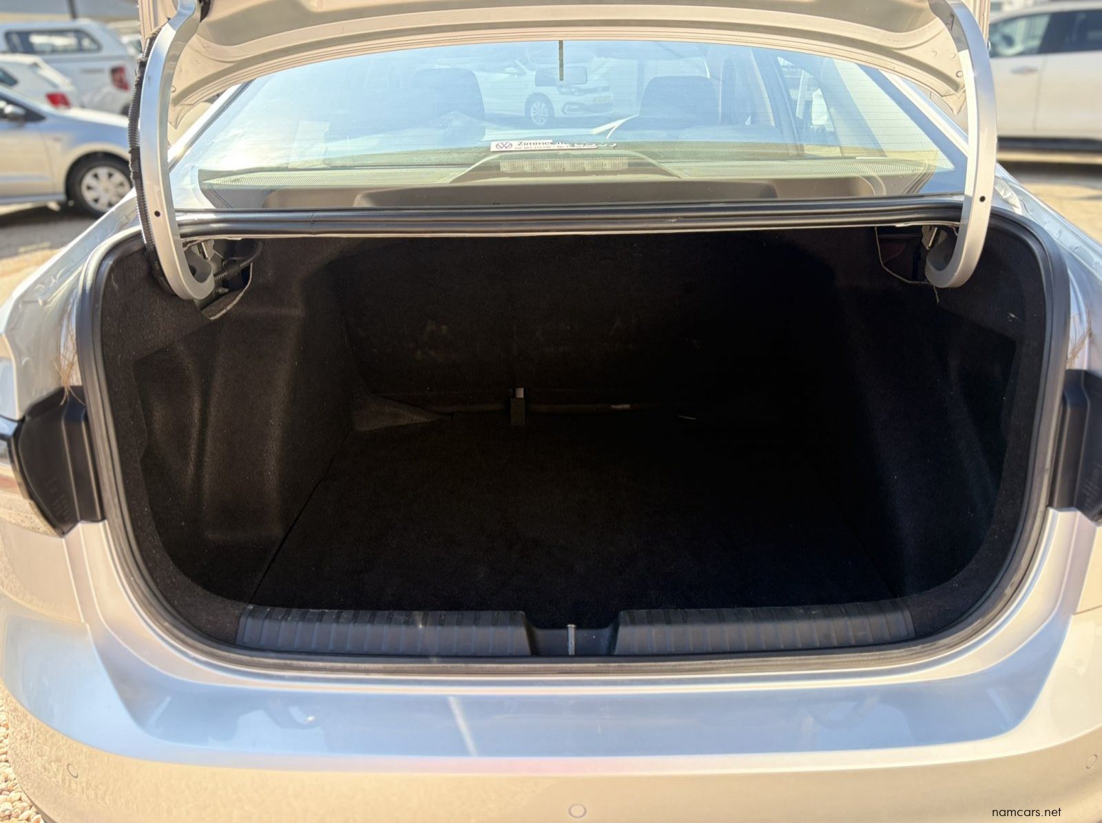 0 Volkswagen Polo Sedan 1.6 M/T pictures