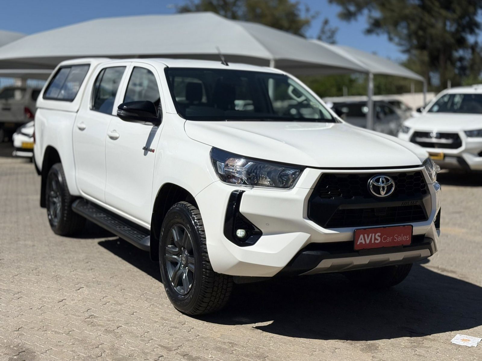 2025 Toyota Hilux 2.4 4x4 A/T with Canopy pictures
