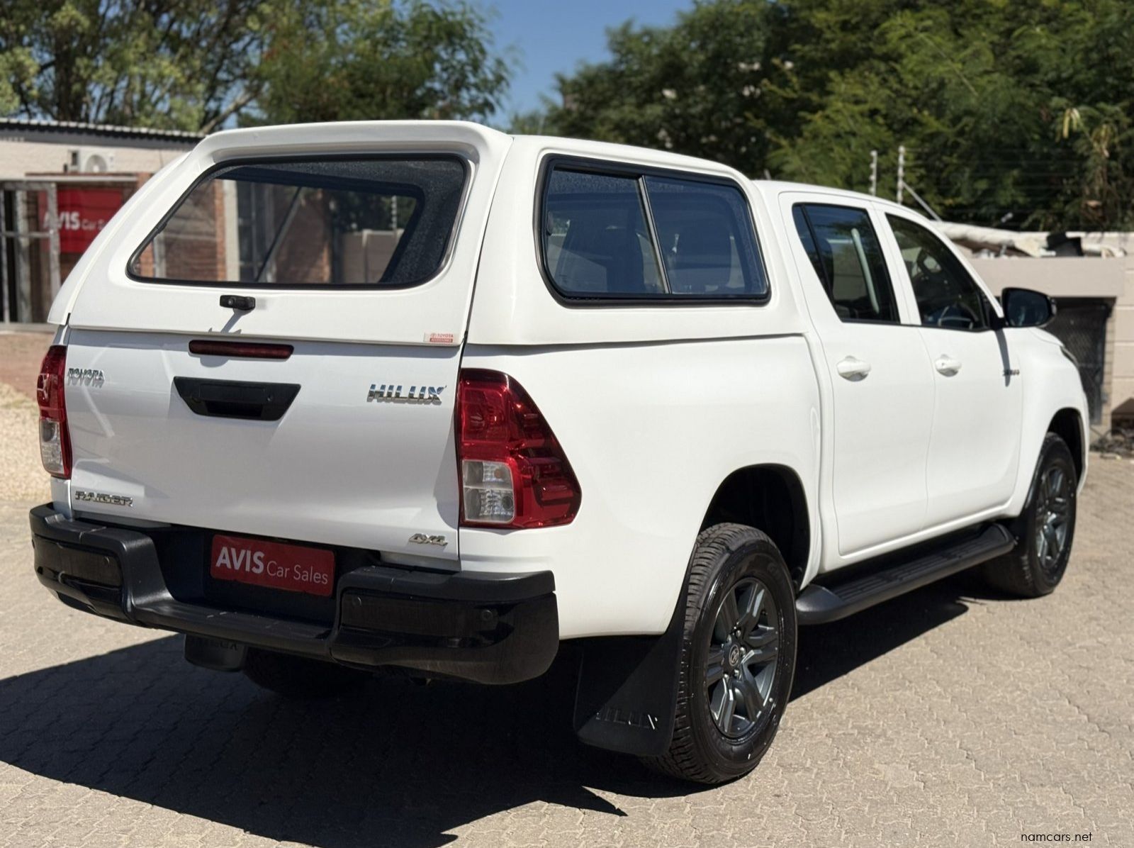2025 Toyota Hilux 2.4 4x4 A/T with Canopy pictures
