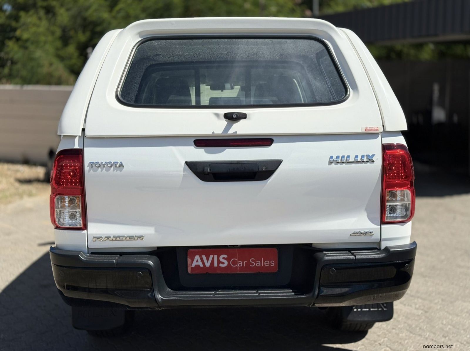 2025 Toyota Hilux 2.4 4x4 A/T with Canopy pictures