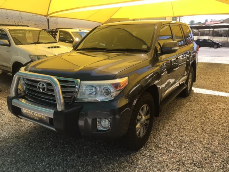 2014 Toyota LAND CRUISER VX 4.5 V8 A/T 200 SERIES for sale 214 000 Km