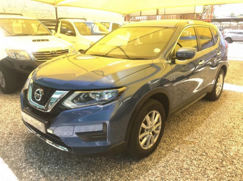 2020 Nissan Xtrail 2.0 Visia pictures