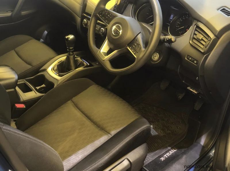 2020 Nissan Xtrail 2.0 Visia pictures