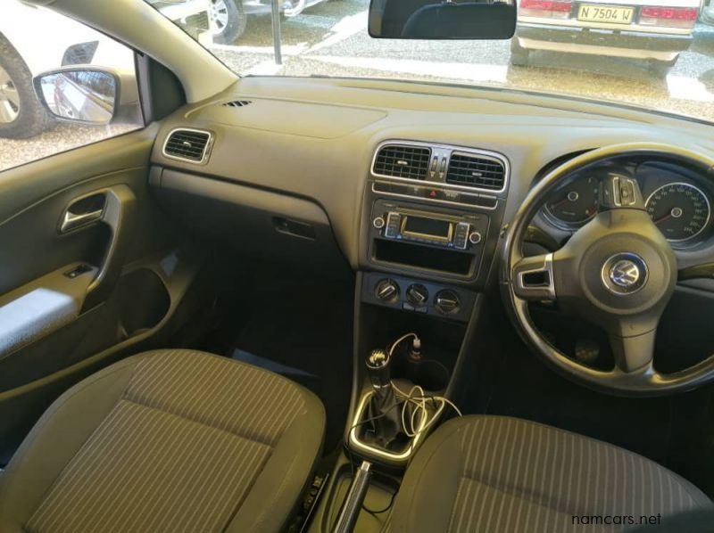 2013 Volkswagen Polo 1.4 Comfortline Sedan pictures