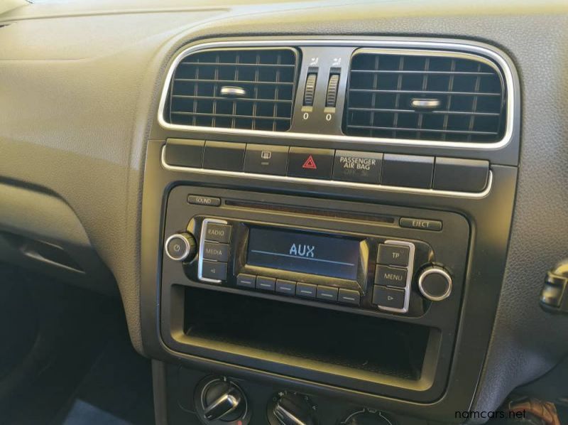 2013 Volkswagen Polo 1.4 Comfortline Sedan pictures