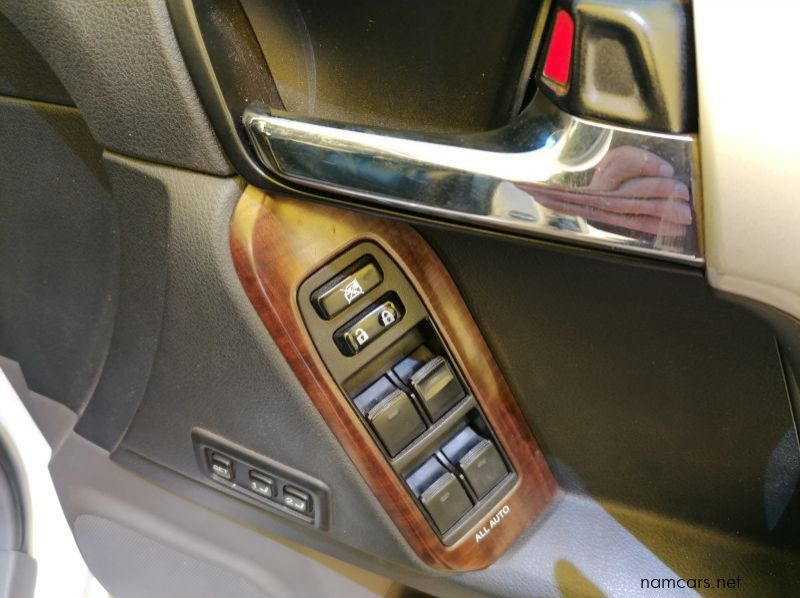 2011 Toyota Prado VX 3.0 tdi A/t pictures