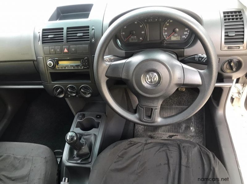 2011 Volkswagen POLO VIVO 1.4 TRENDLINE (5dr) pictures