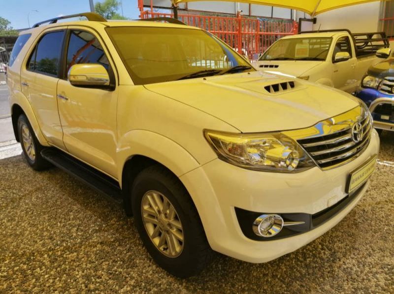 2015 Toyota Fortuner 3.0d4d 4x4 A/t pictures