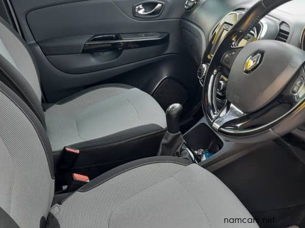 2015 Renault Captur 1.0 pictures