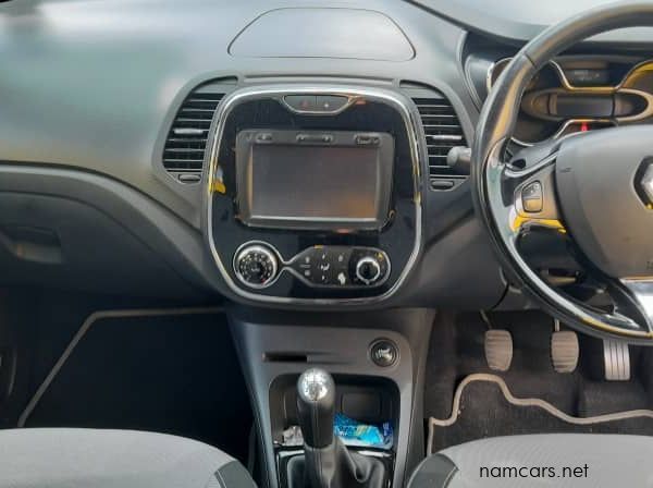 2015 Renault Captur 1.0 pictures