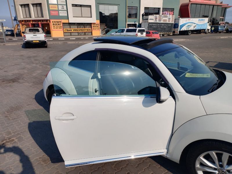 2013 Volkswagen Beetle Tsi photo