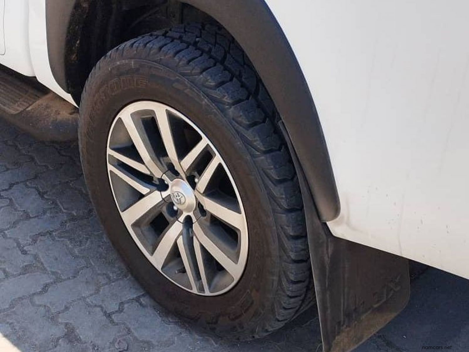 2017 Toyota Hilux photo