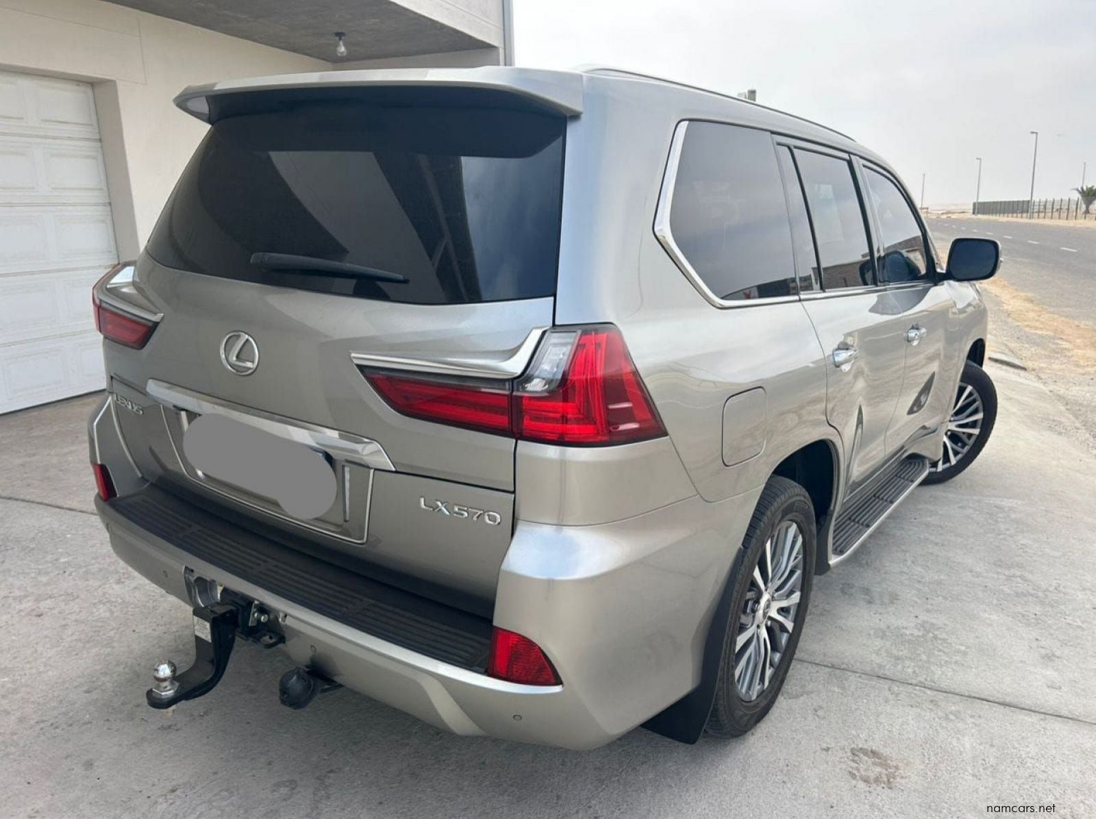 2021 Lexus LX 570 pictures