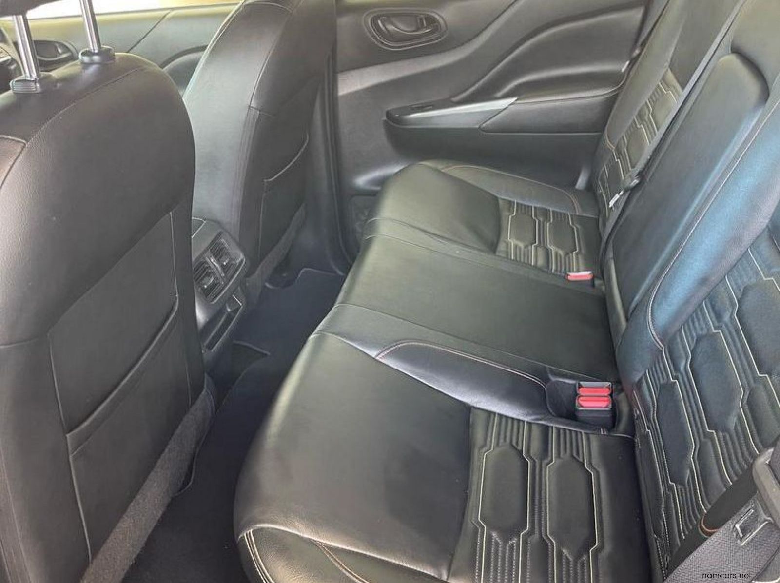 2022 Nissan Navara Pro-4x pictures