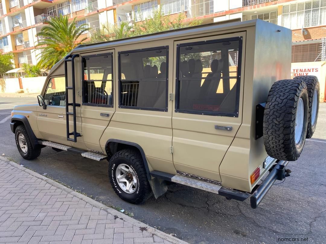 2019 Toyota Land Cruiser Safari 10-seater 4.2 Diesel 4x4 photo