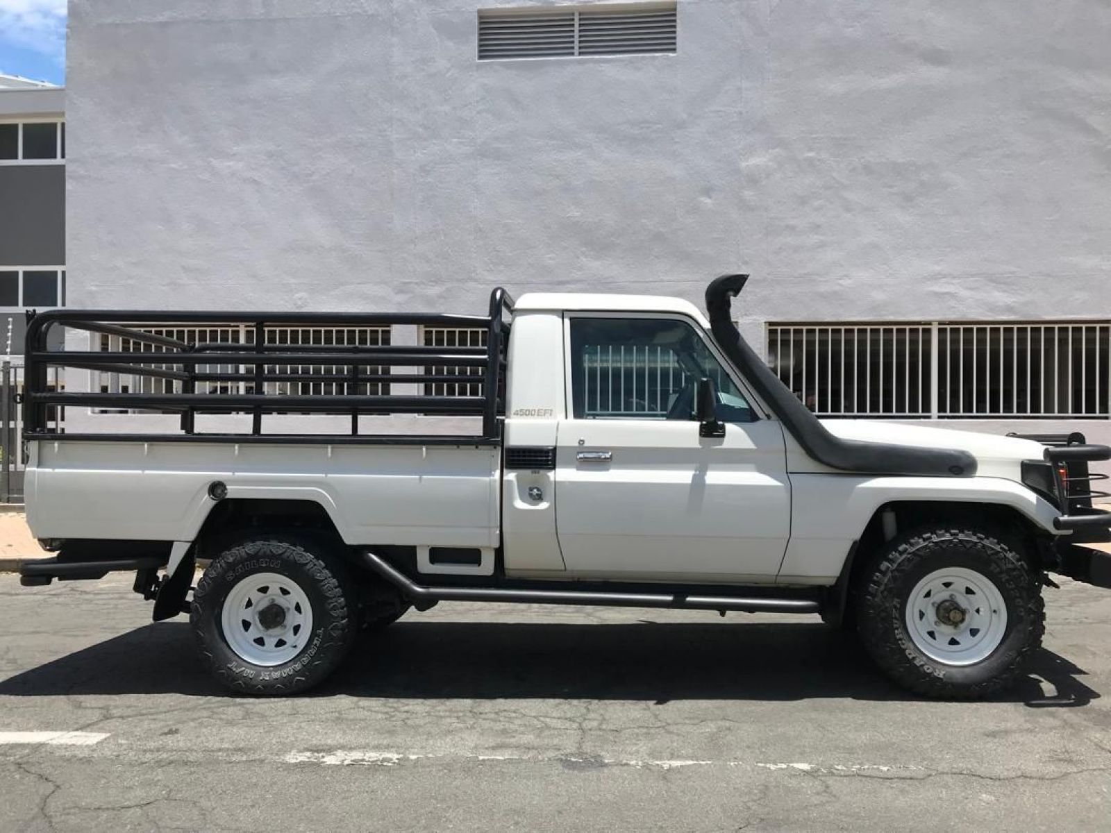 2007 Toyota Land Cruiser 4.5 EFI Scab 4x4 photo
