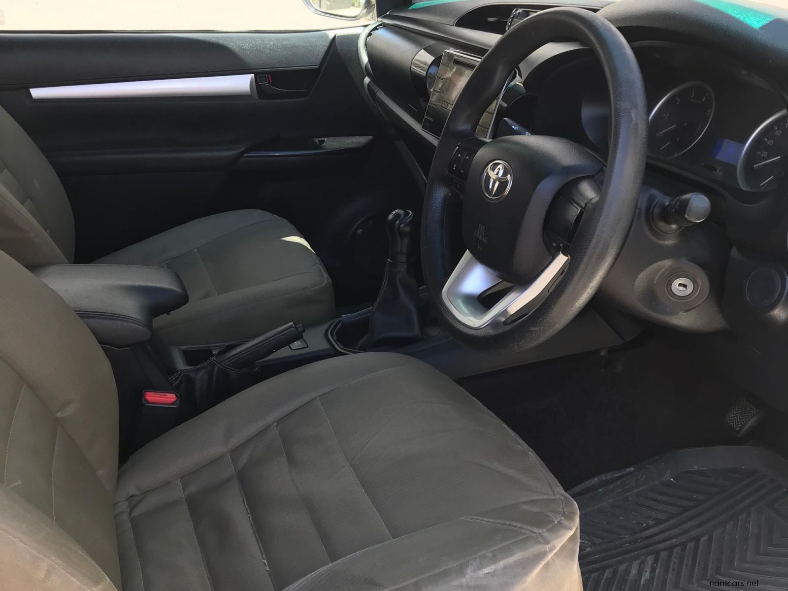 2018 Toyota Hilux 2.4 Gd6 4x4 Safari Conversion 6-7 seater photo