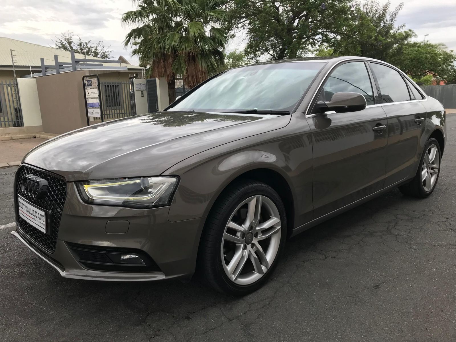 2015 Audi Audi A4 1.8lt TFSI photo