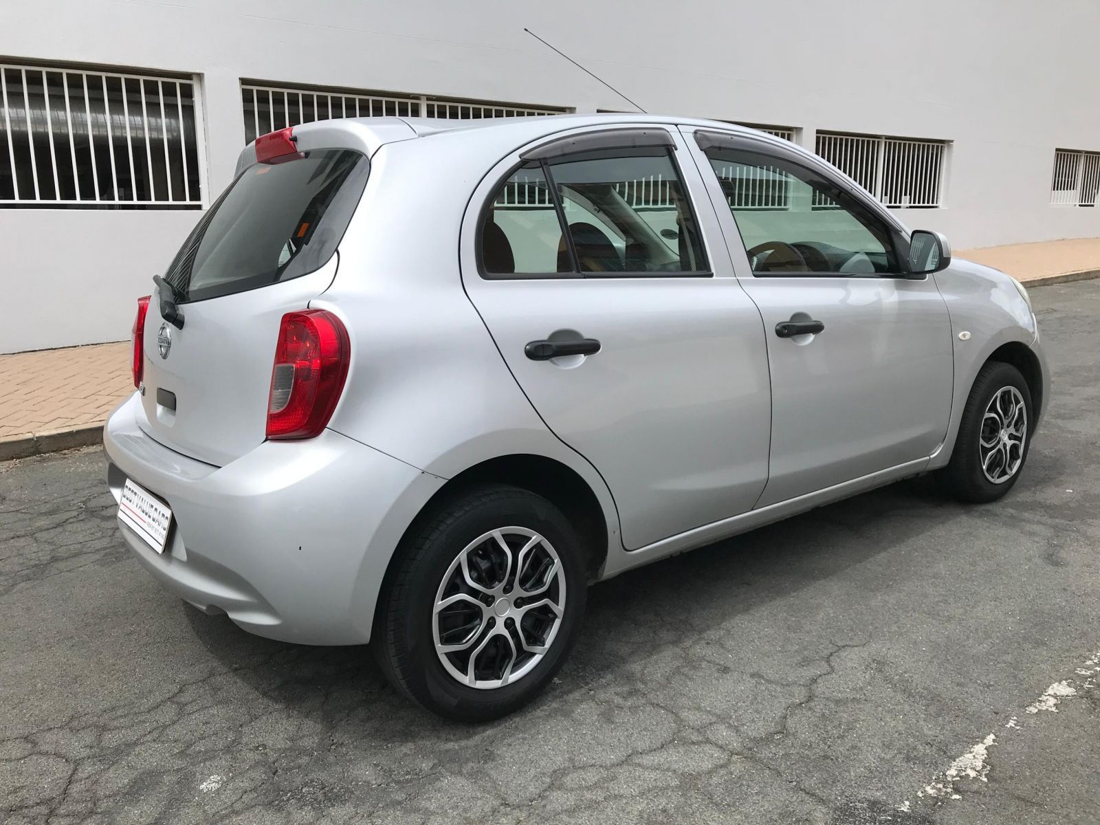 2013 Nissan Nissan March 1.2 H/B Auto photo