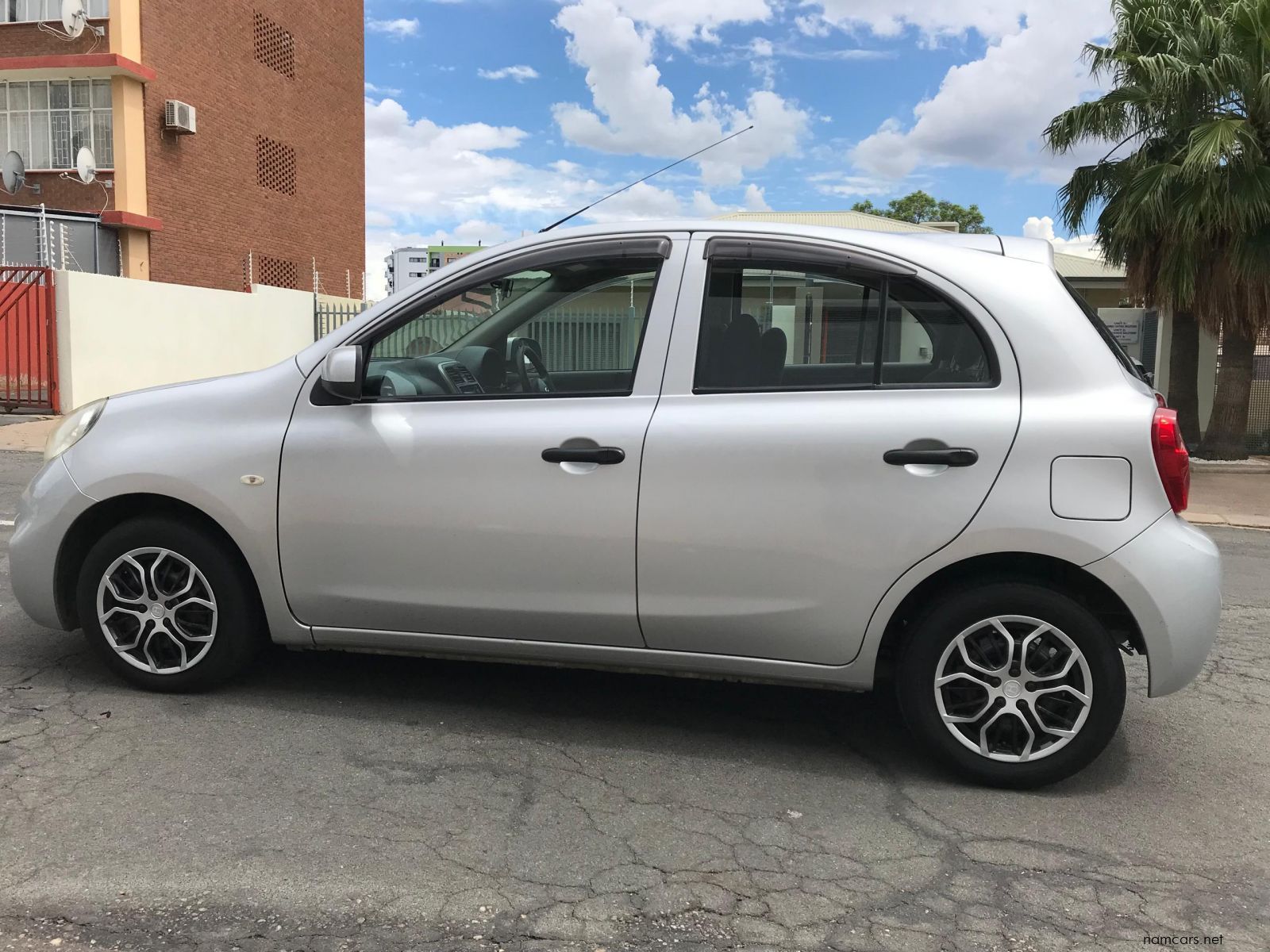 2013 Nissan Nissan March 1.2 H/B Auto photo