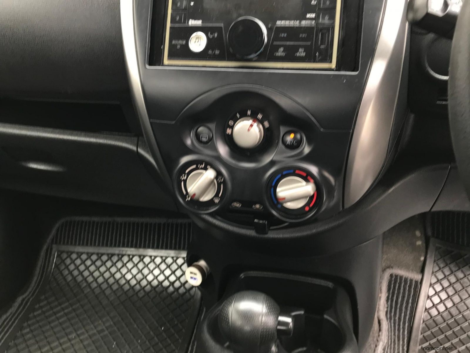 2013 Nissan Nissan March 1.2 H/B Auto photo