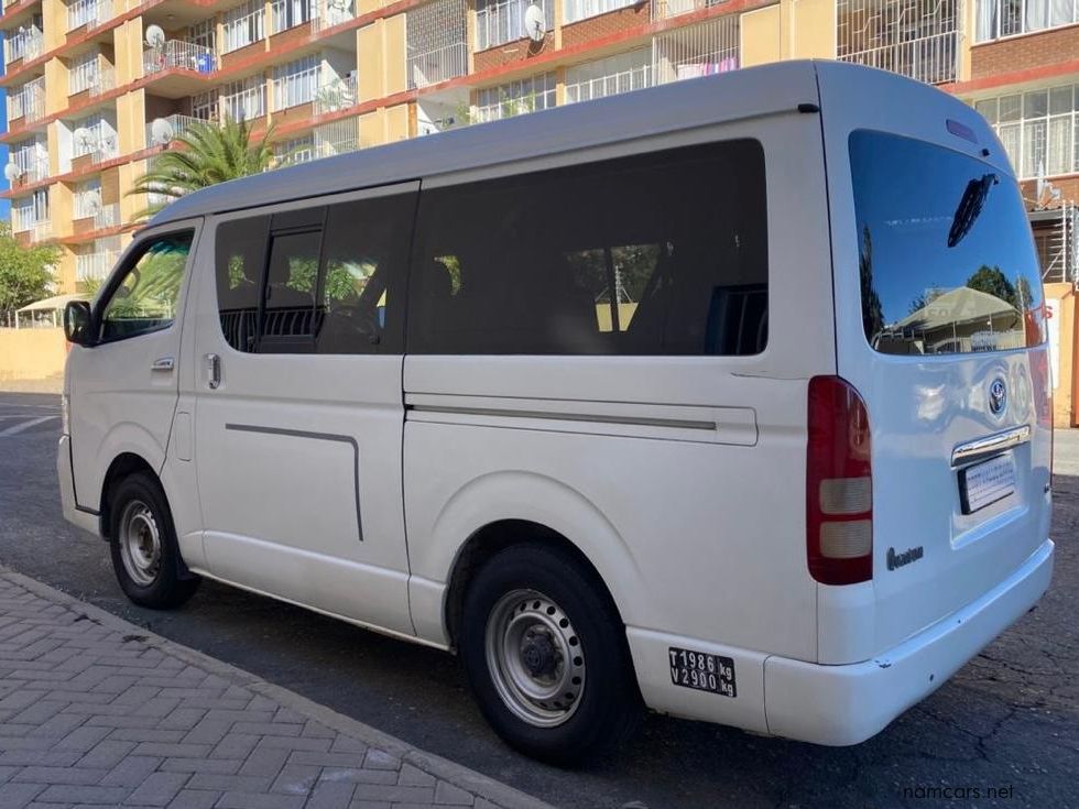 2013 Toyota Quantum 2,5 Diesel 10 seater photo