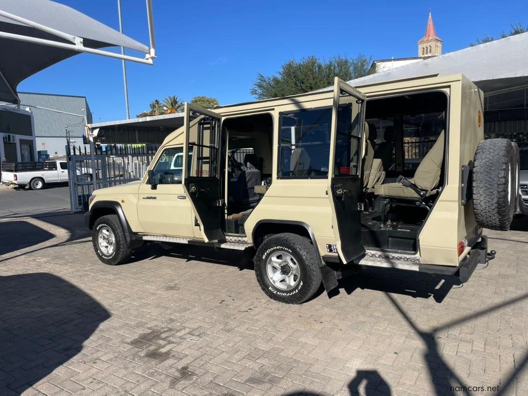 2019 Toyota Land Cruiser 4.2 Safari 10-seater photo