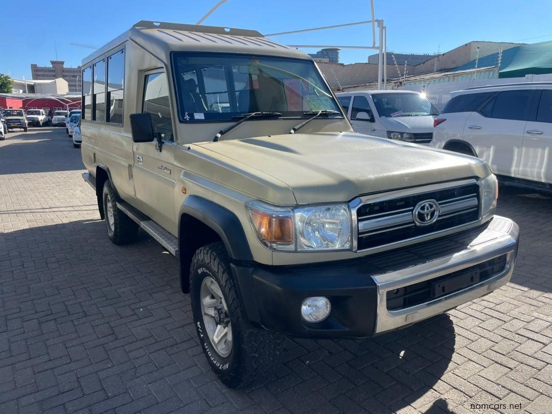 2019 Toyota Land Cruiser 4.2 Safari 10-seater photo