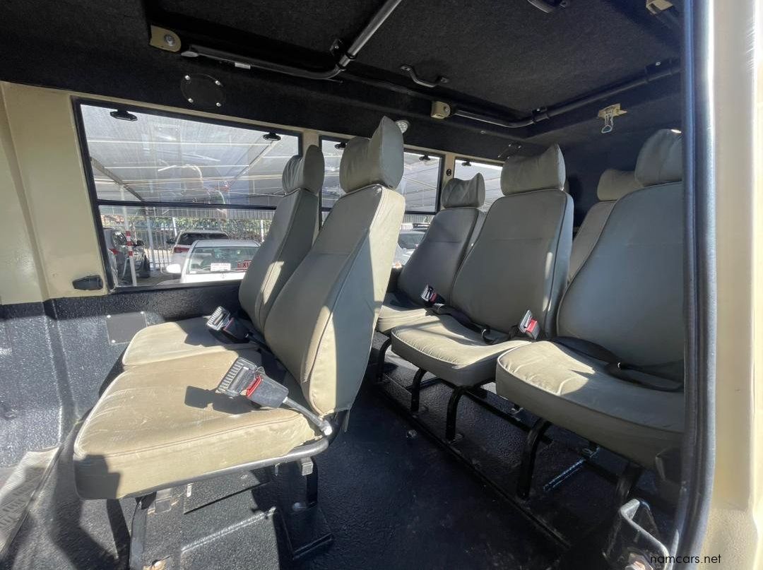 2019 Toyota Land Cruiser Safari 10-seater 4.2 Diesel 4x4 pictures