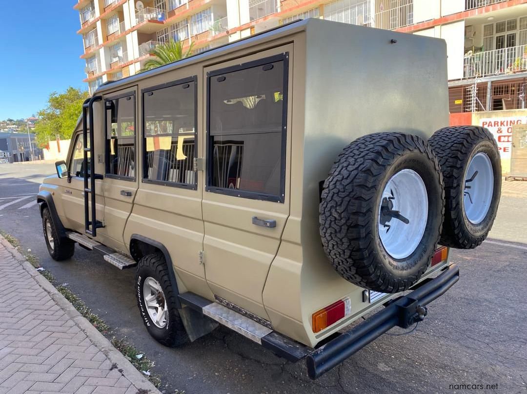 2019 Toyota Land Cruiser Safari 10-seater 4.2 Diesel 4x4 pictures