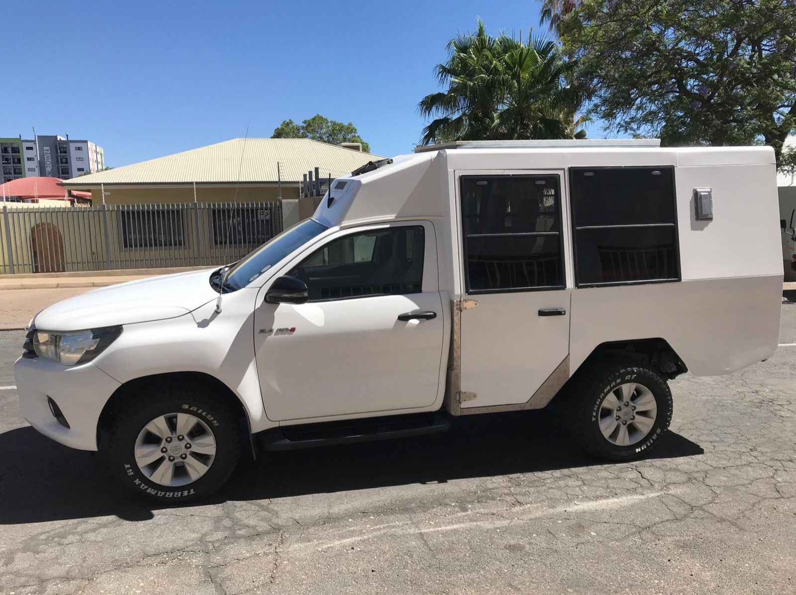 Used Toyota Hilux 2.4 Gd6 4x4 Safari Conversion 6-7 seater  for sale in Windhoek, Namibia