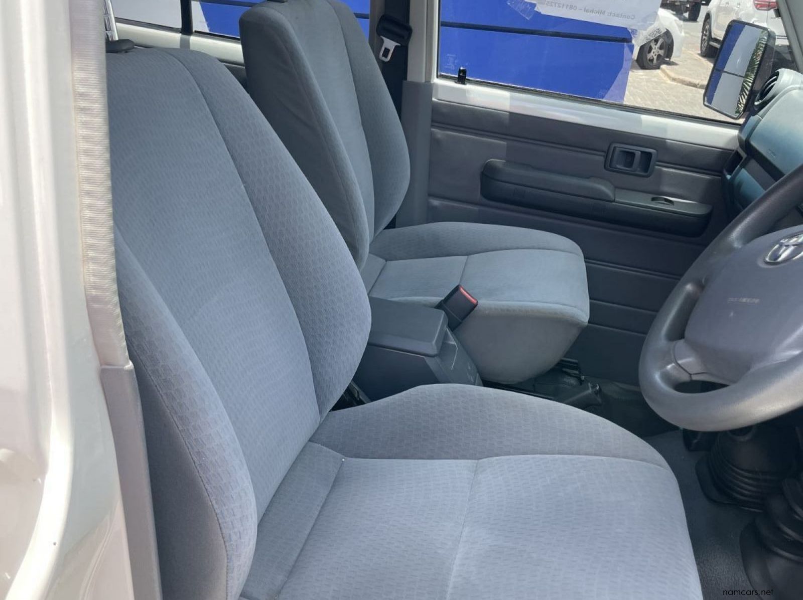 2023 Toyota Toyota Land Cruiser V6 Dcab 4x4 pictures