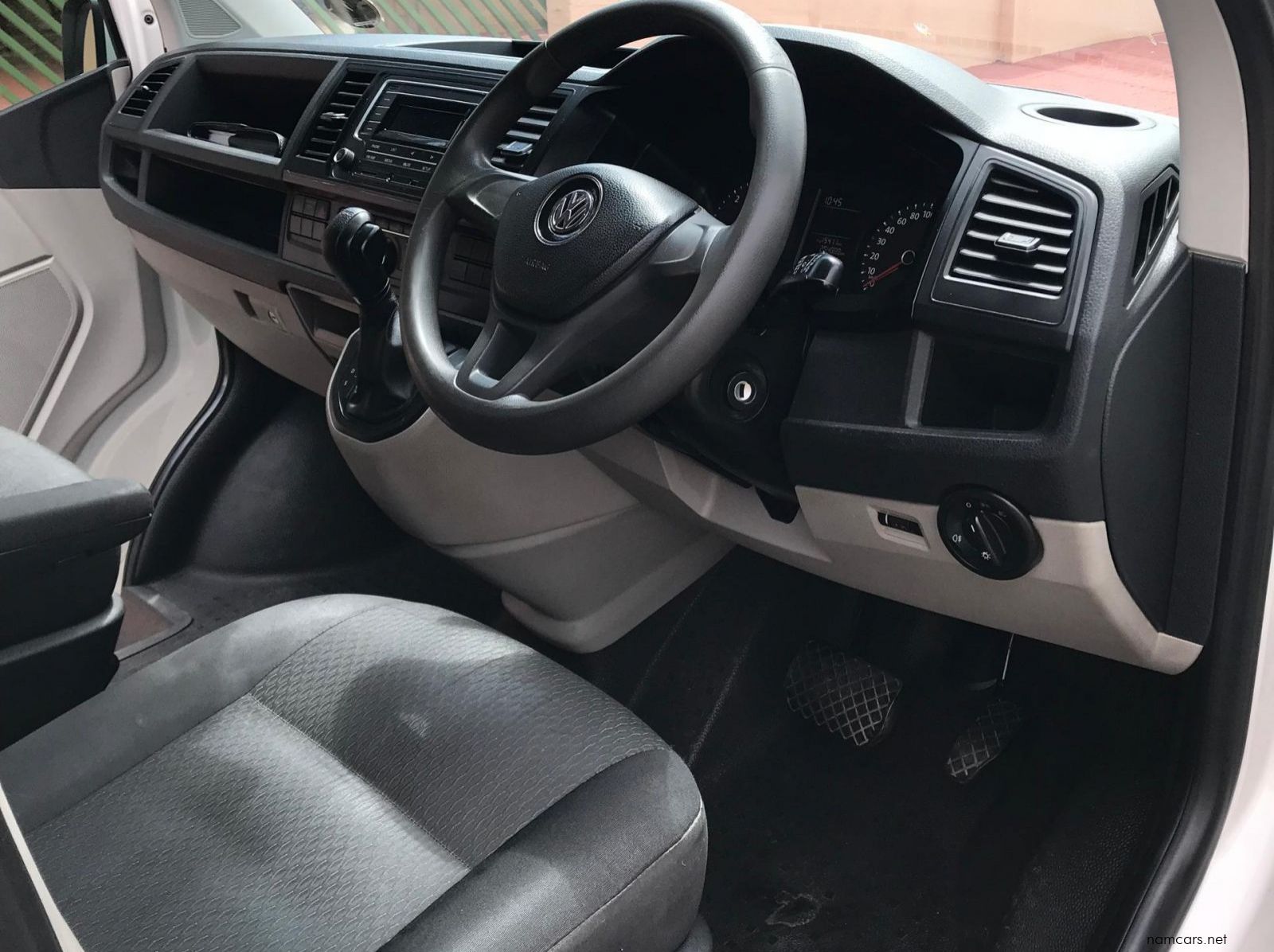 2018 Volkswagen VW Kombi 2lt Tdi Auto DSG T6 pictures