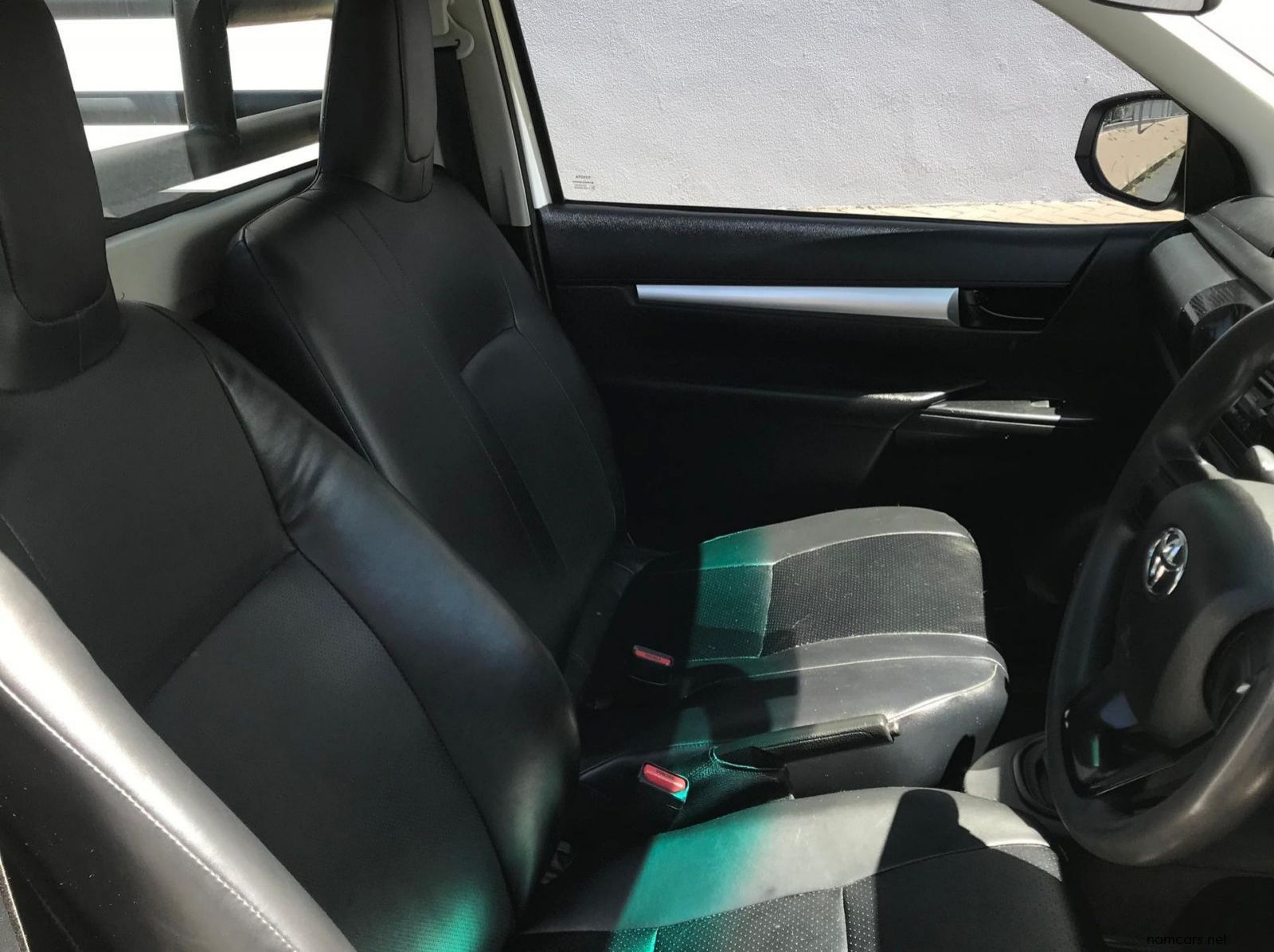 2019 Toyota Hilux 2lt VVti pictures