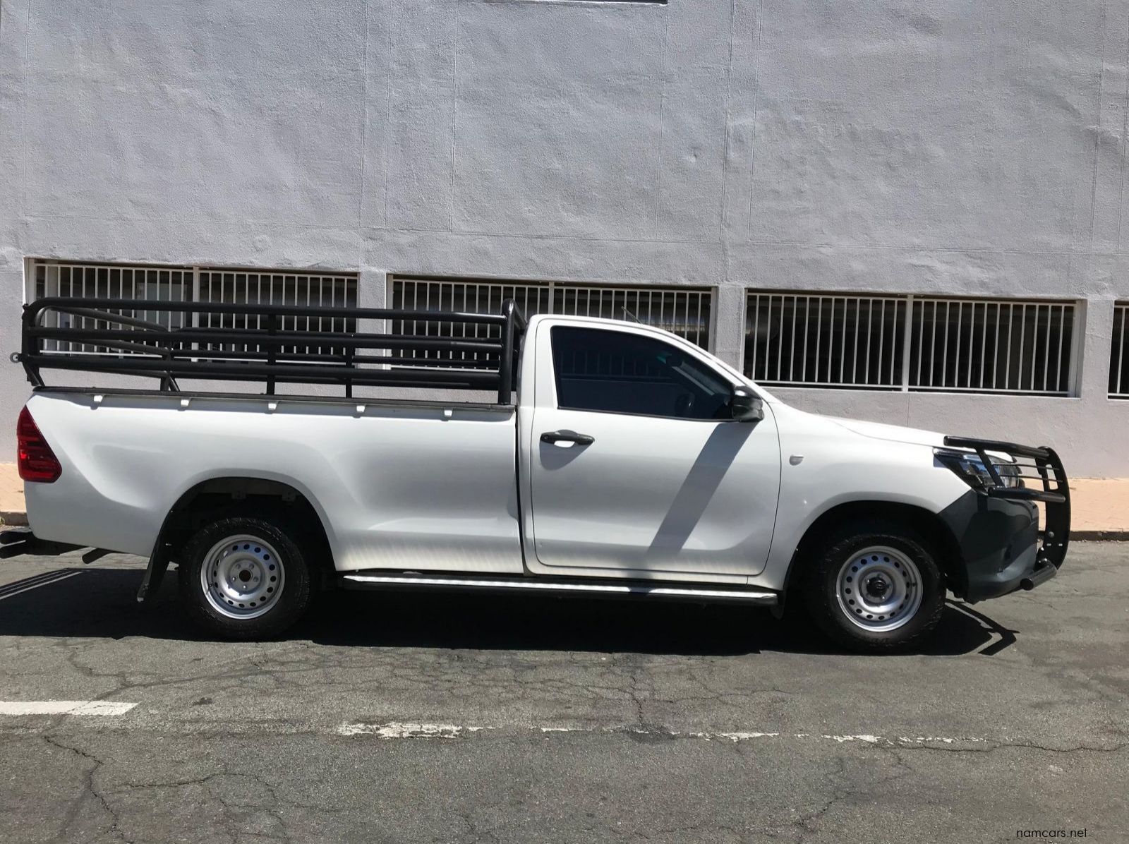 2019 Toyota Hilux 2lt VVti pictures