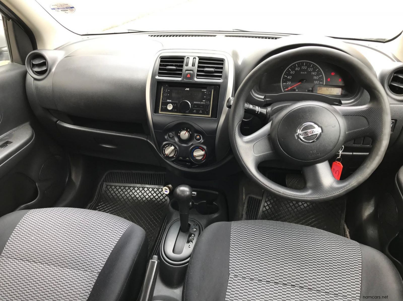 2013 Nissan Nissan March 1.2 H/B Auto pictures