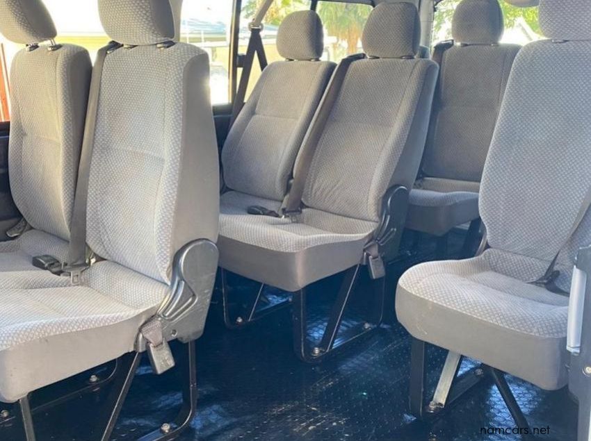 2013 Toyota Quantum 2,5 Diesel 10 seater pictures