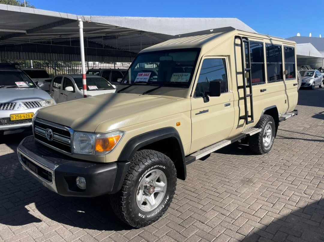 Used Toyota Land Cruiser 4.2 Safari 10-seater for sale in Windhoek, Namibia