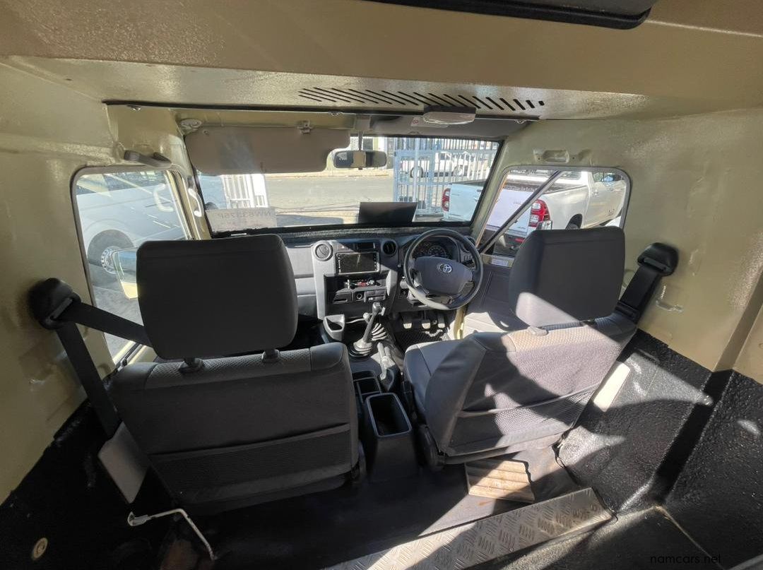 2019 Toyota Land Cruiser 4.2 Safari 10-seater pictures
