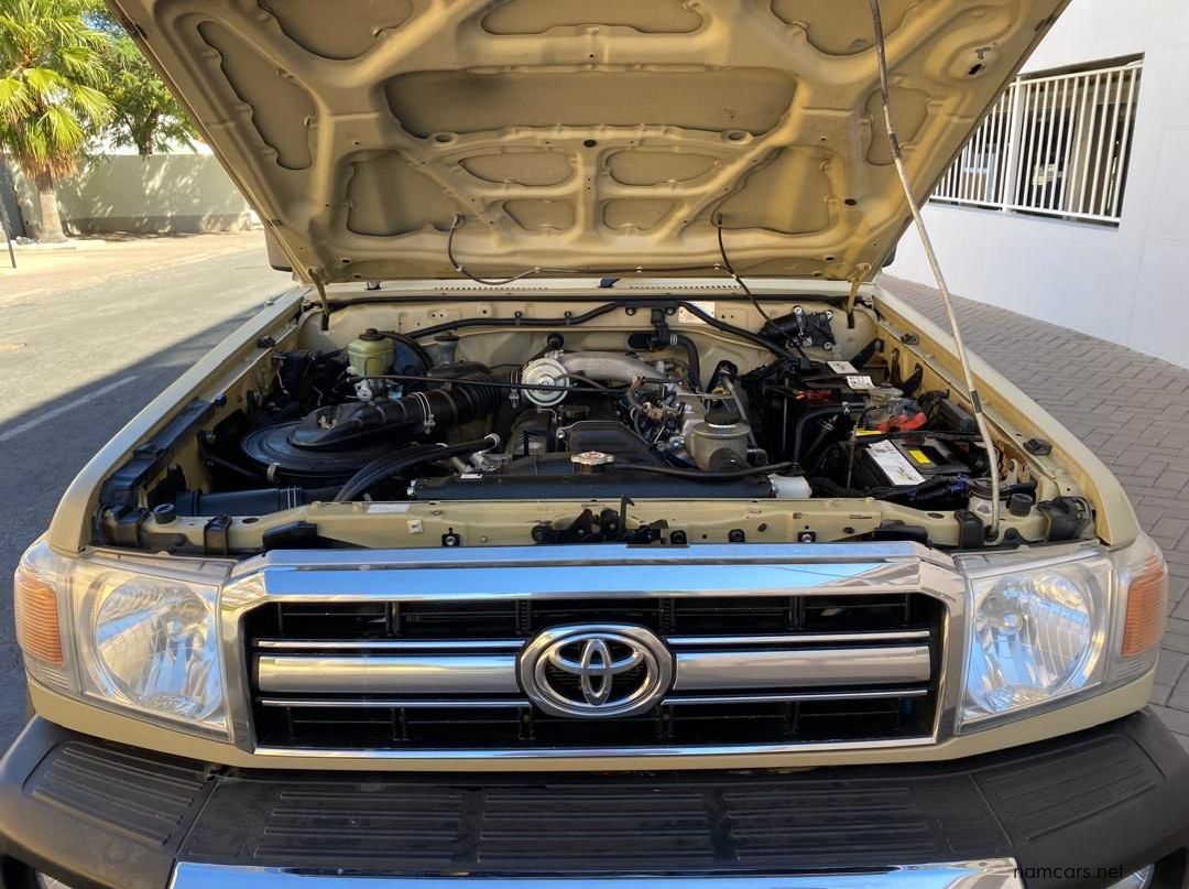 2019 Toyota Land Cruiser 4.2 Safari 10-seater pictures