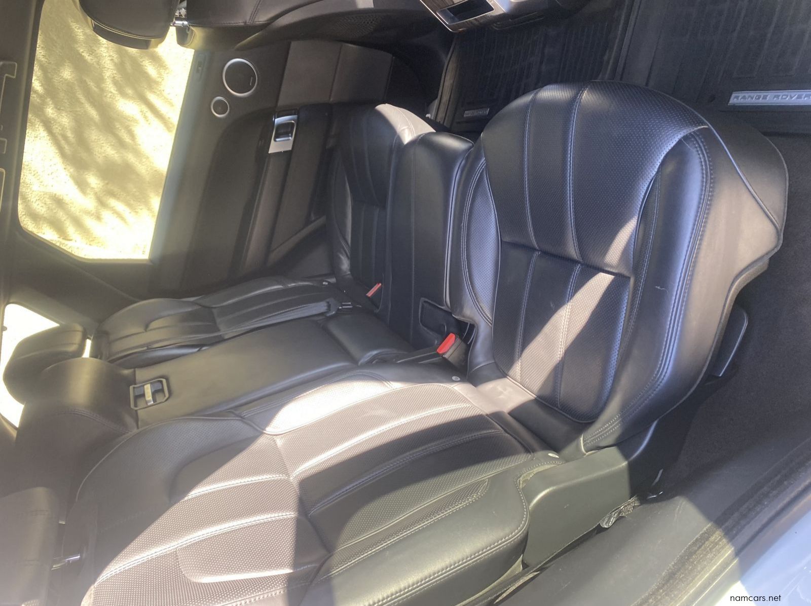 2016 Land Rover Range Rover V8 HSE SD Diesel pictures