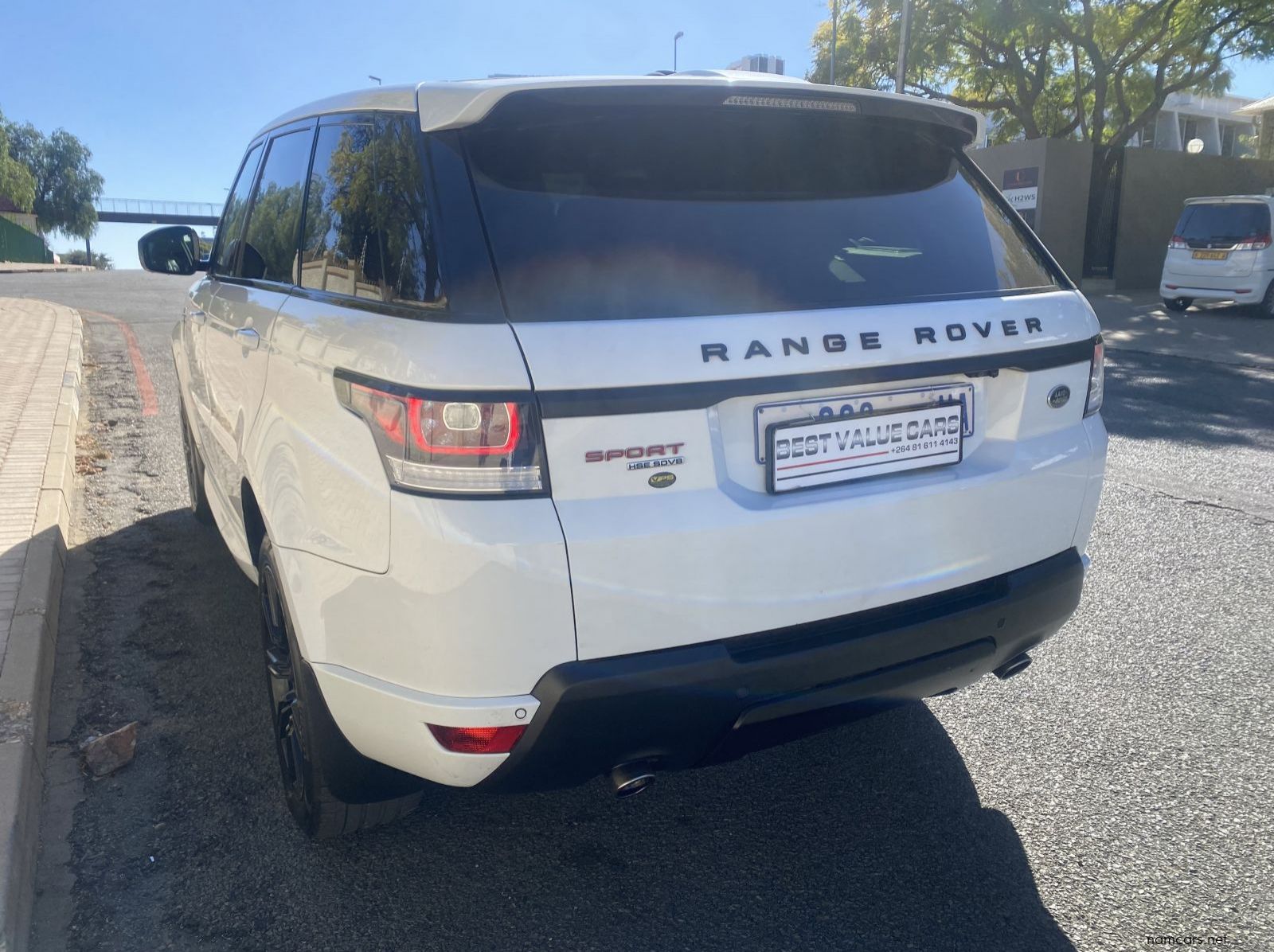 2016 Land Rover Range Rover V8 HSE SD Diesel pictures