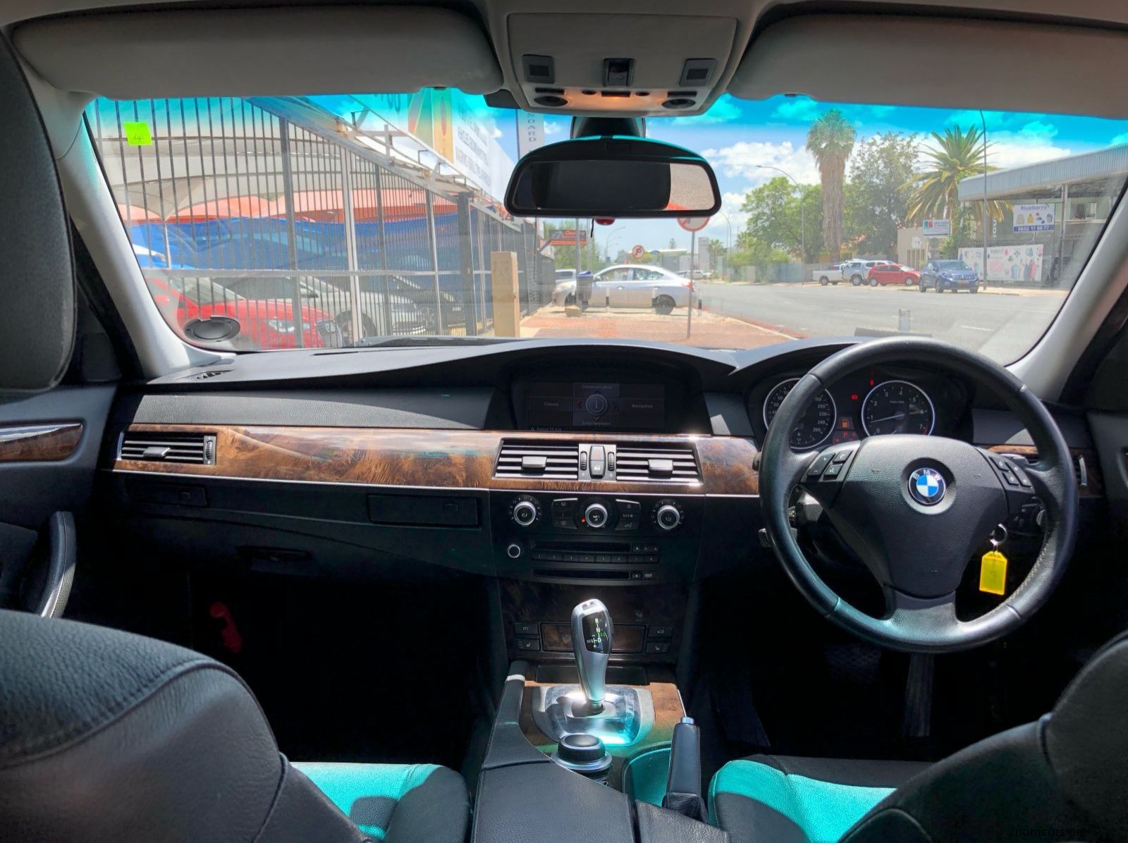 2009 BMW 525i pictures