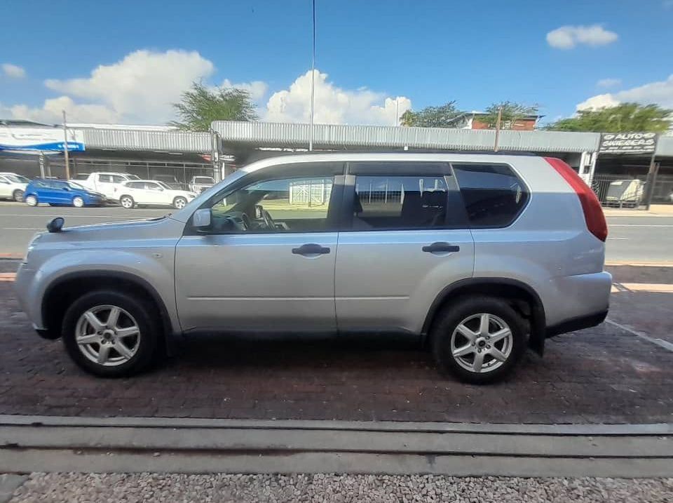 2011 Nissan X-TRAIL pictures