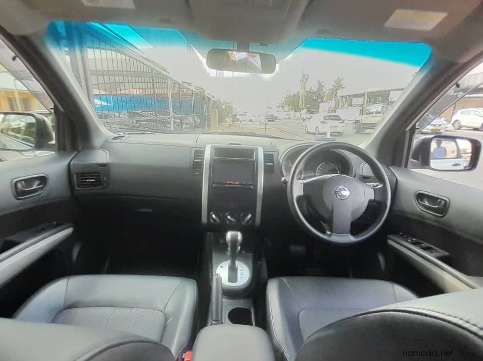 2011 Nissan X-TRAIL pictures